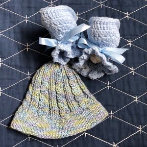 Handmade NEW booties and hat